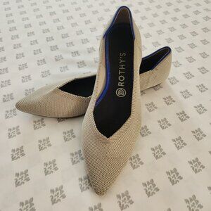 Rothys Beige Pointed Toe Flats Size 9 Womens Shoes